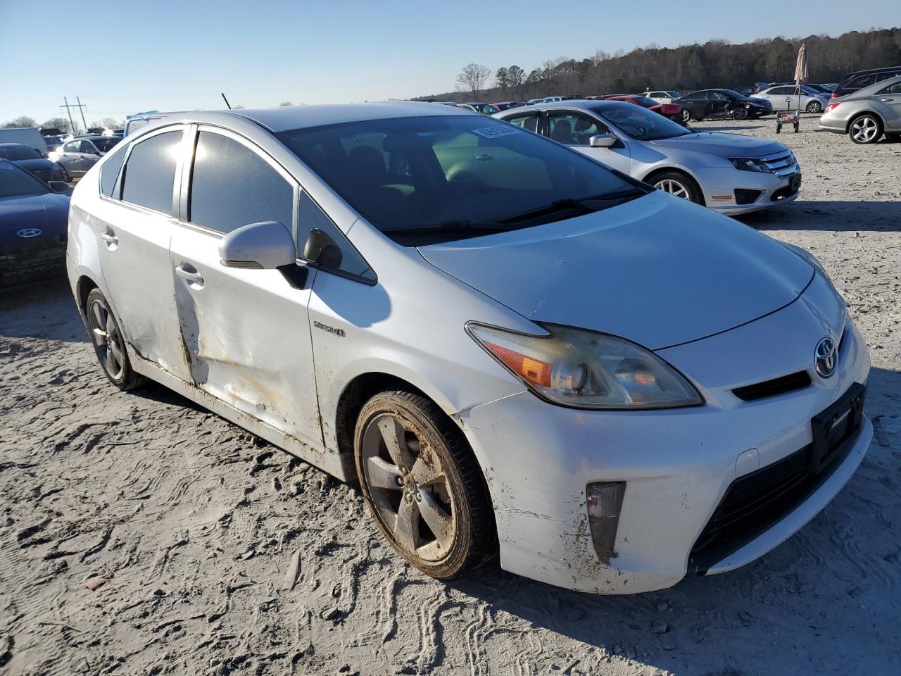 2015 TOYOTA PRIUS - Image 4