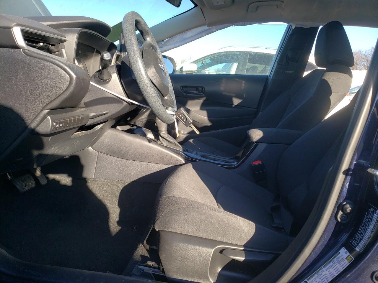 2022 TOYOTA COROLLA LE - Фото 7