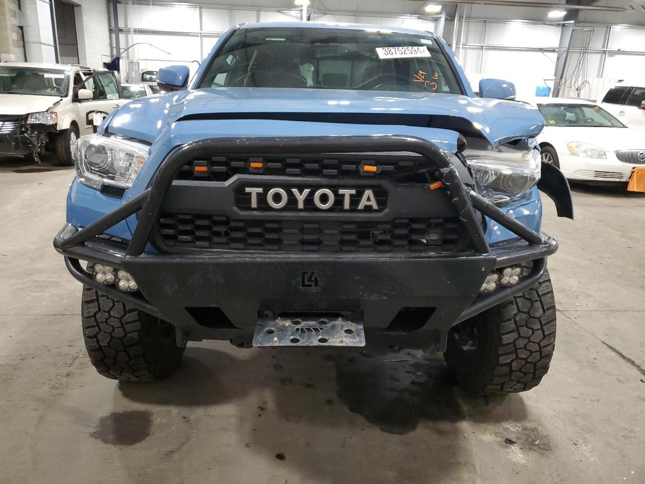 2019 TOYOTA TACOMA DOU - Фото 5
