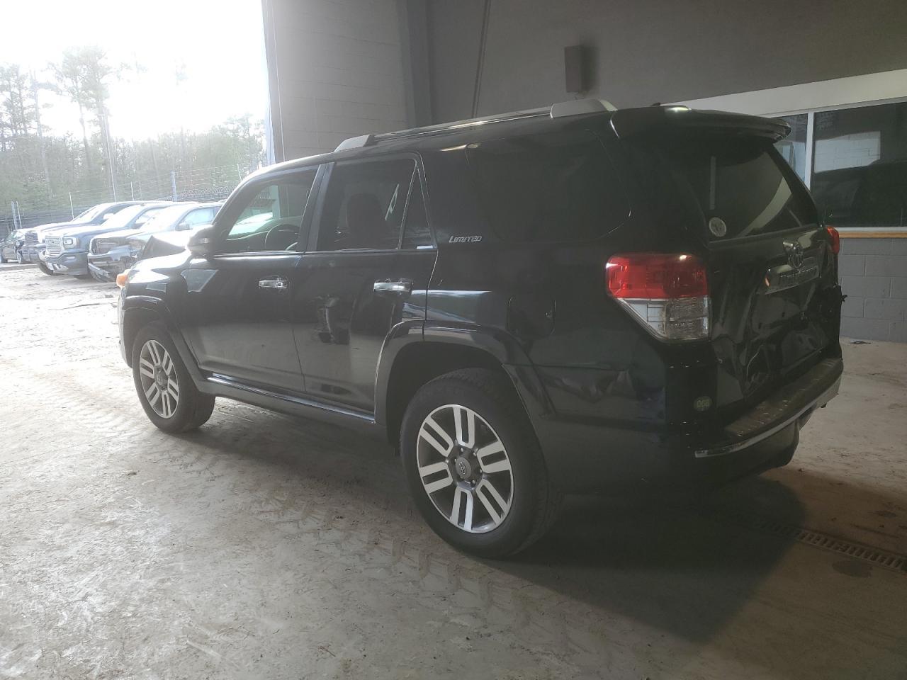 2011 TOYOTA 4RUNNER SR - Image 2