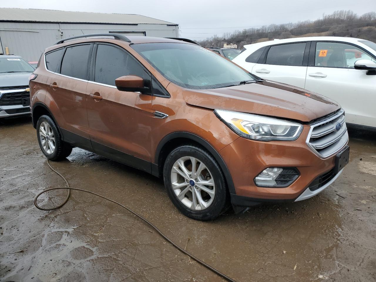 2017 FORD ESCAPE SE - Фото 4