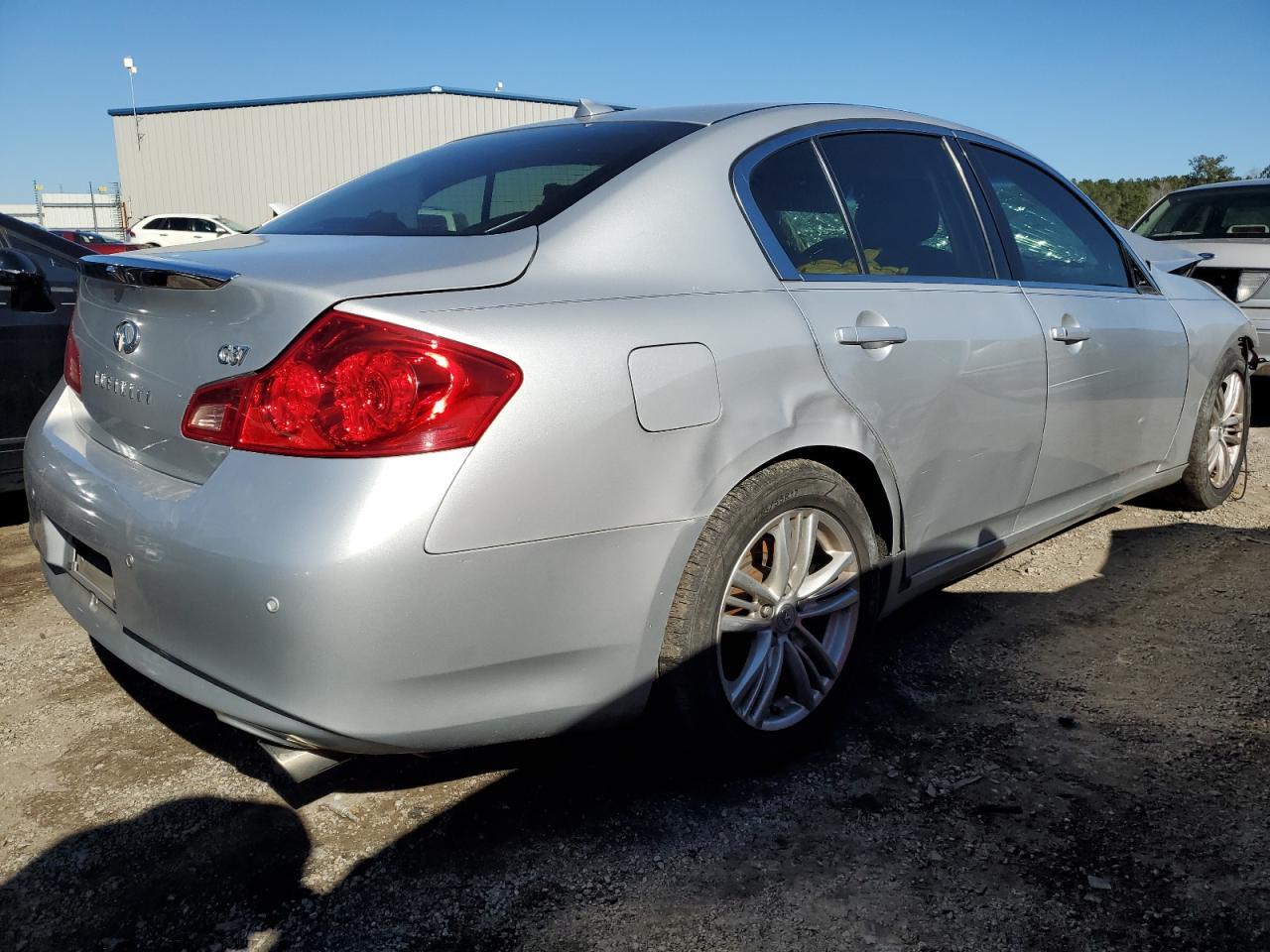 2011 INFINITI G37 BASE - Image 3