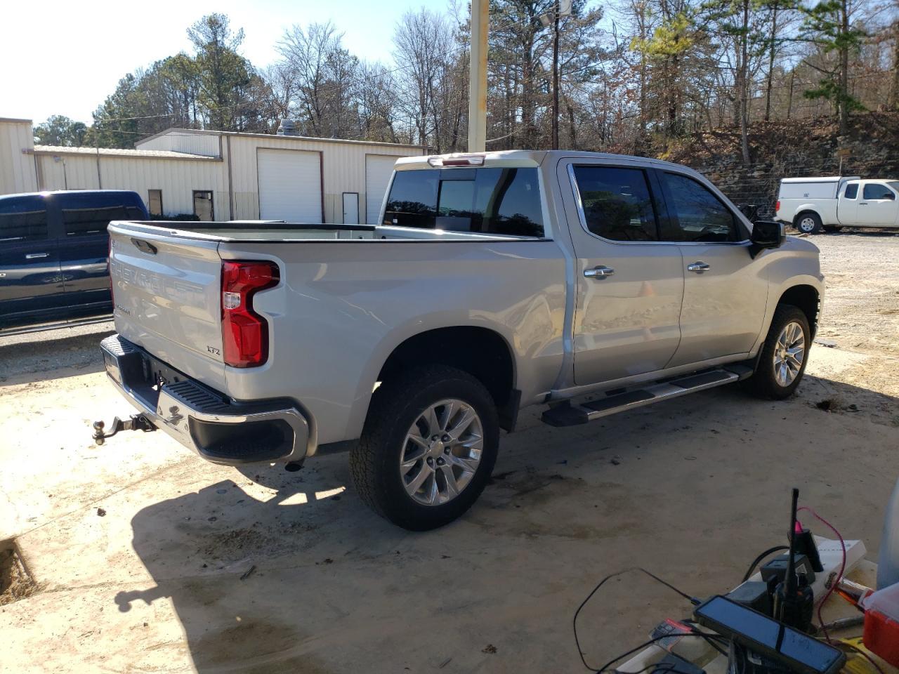 2019 CHEVROLET SILVERADO - Image 3