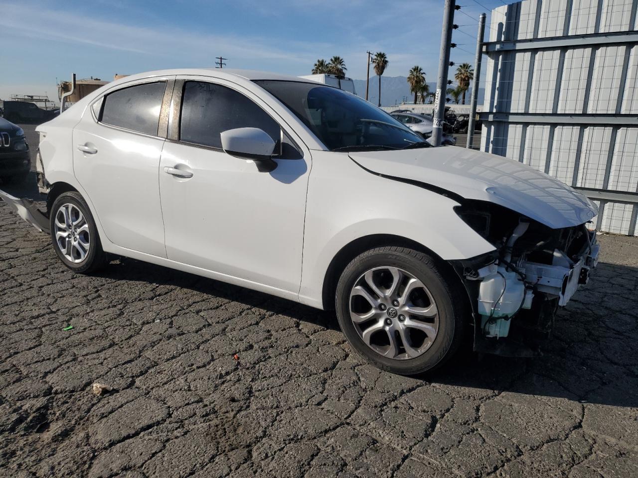 2017 TOYOTA YARIS IA - Фото 4