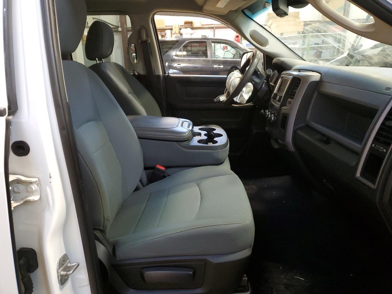 2014 RAM 1500 ST - Фото 7