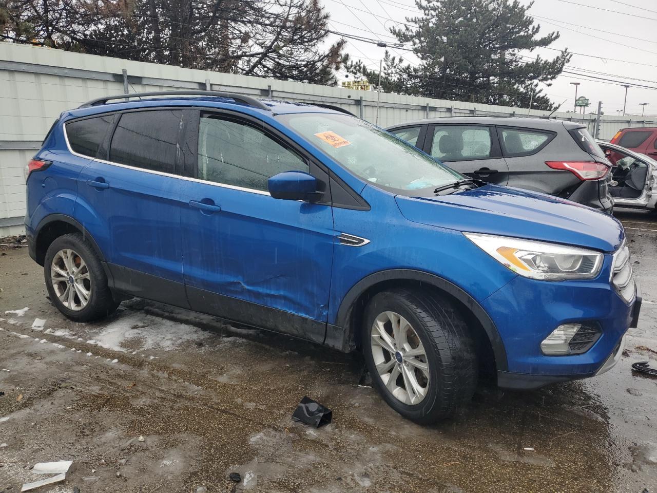 2017 FORD ESCAPE SE - Фото 4