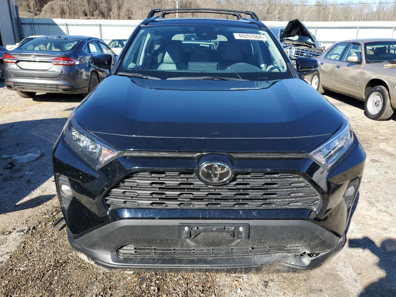 2019 TOYOTA RAV4 XLE P - Фото 5