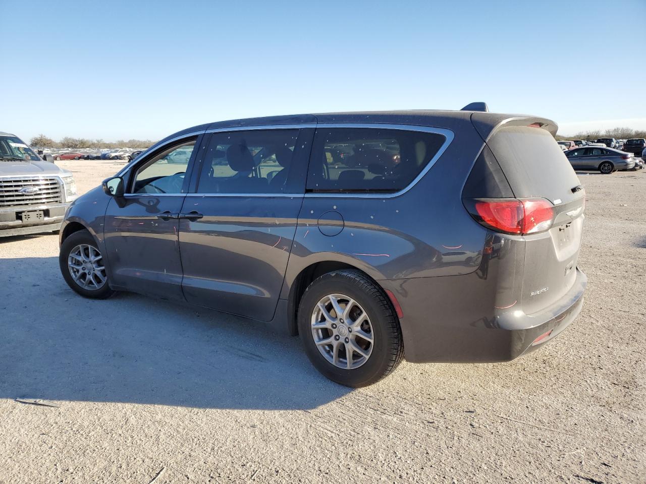 2017 CHRYSLER PACIFICA T - Image 2