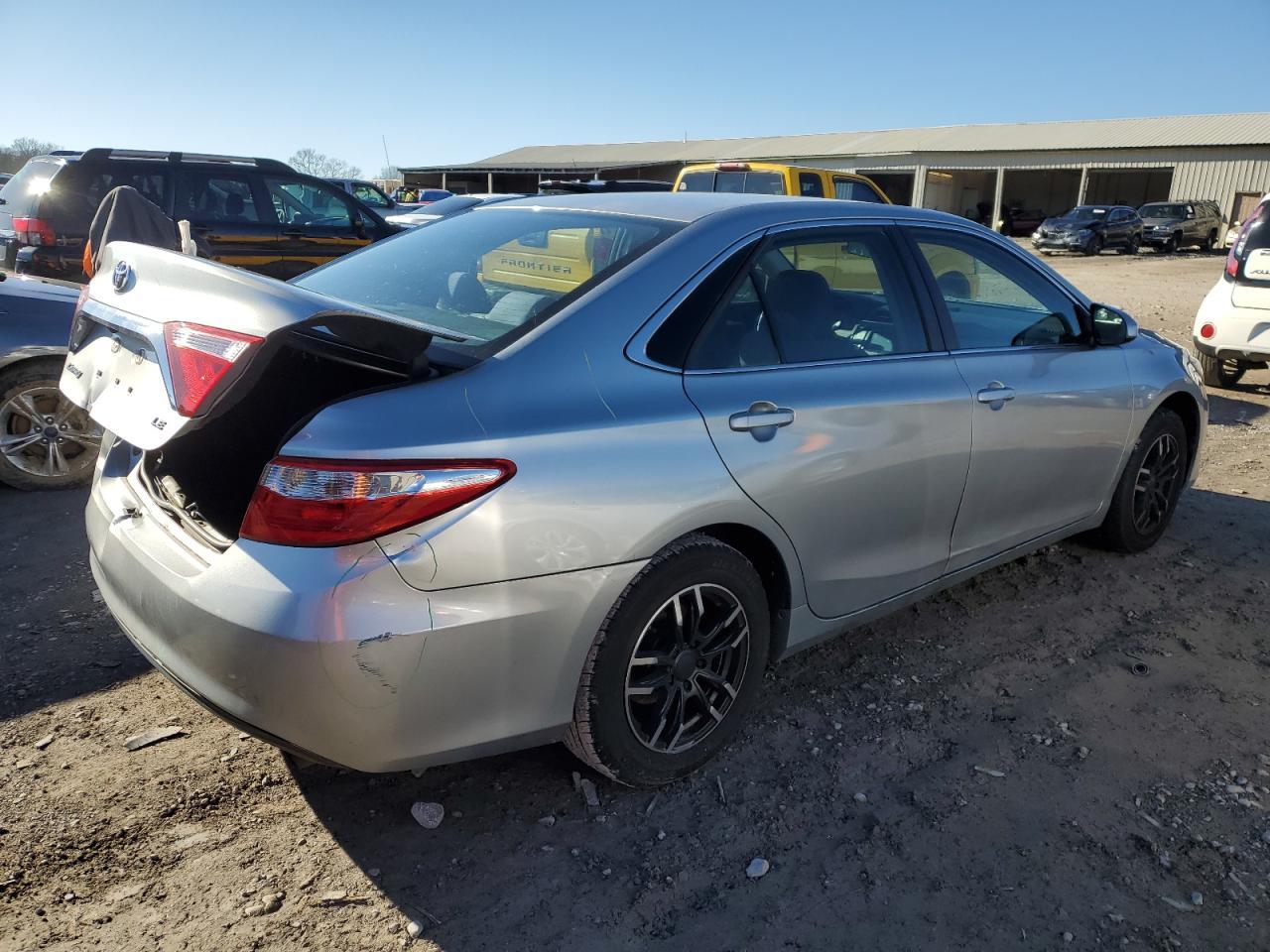 2015 TOYOTA CAMRY LE - Фото 3