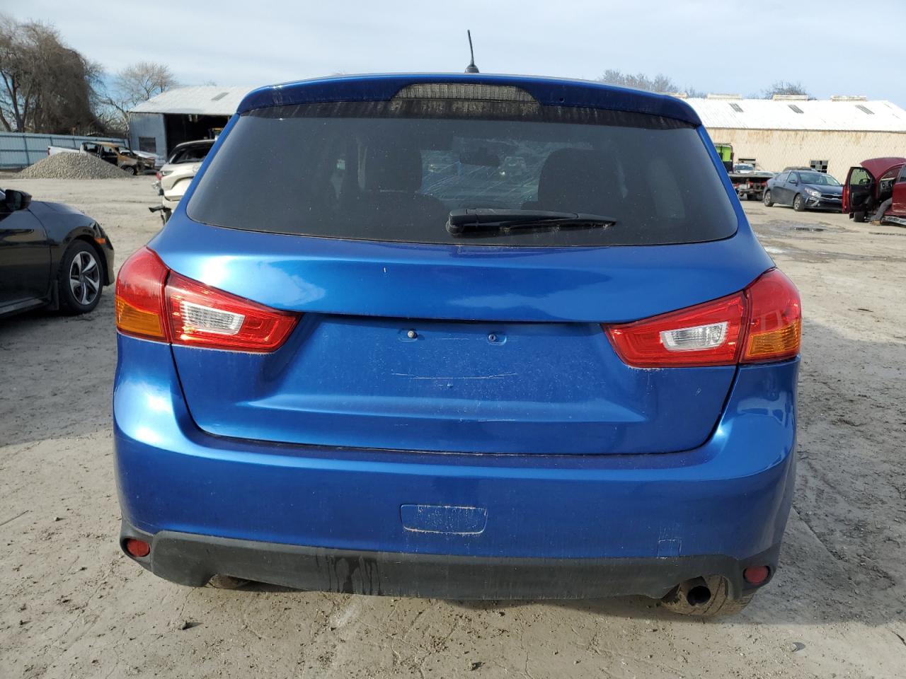 2015 MITSUBISHI OUTLANDER - Фото 6
