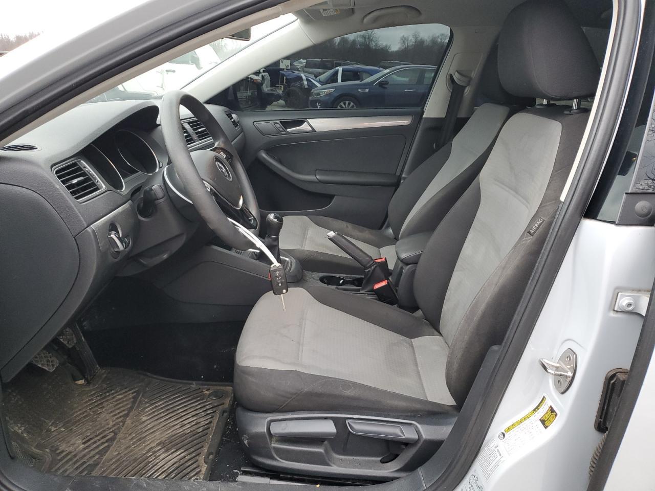 2017 VOLKSWAGEN JETTA S - Image 7