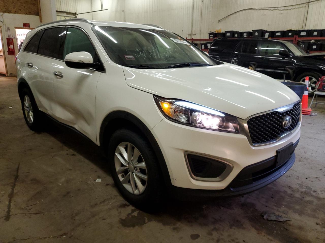 2016 KIA SORENTO LX - Image 4