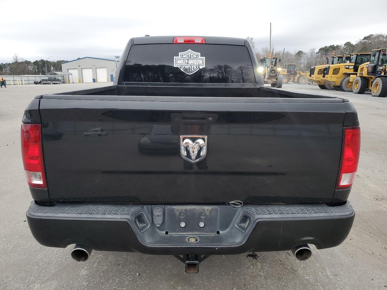 2017 RAM 1500 ST - Image 6