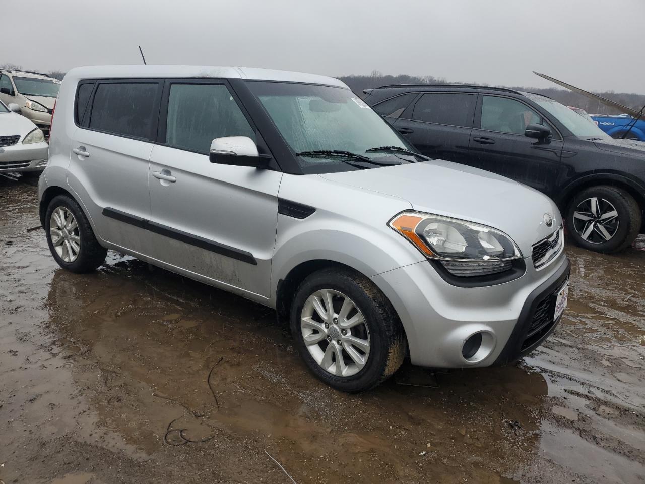 2013 KIA SOUL + - Image 4