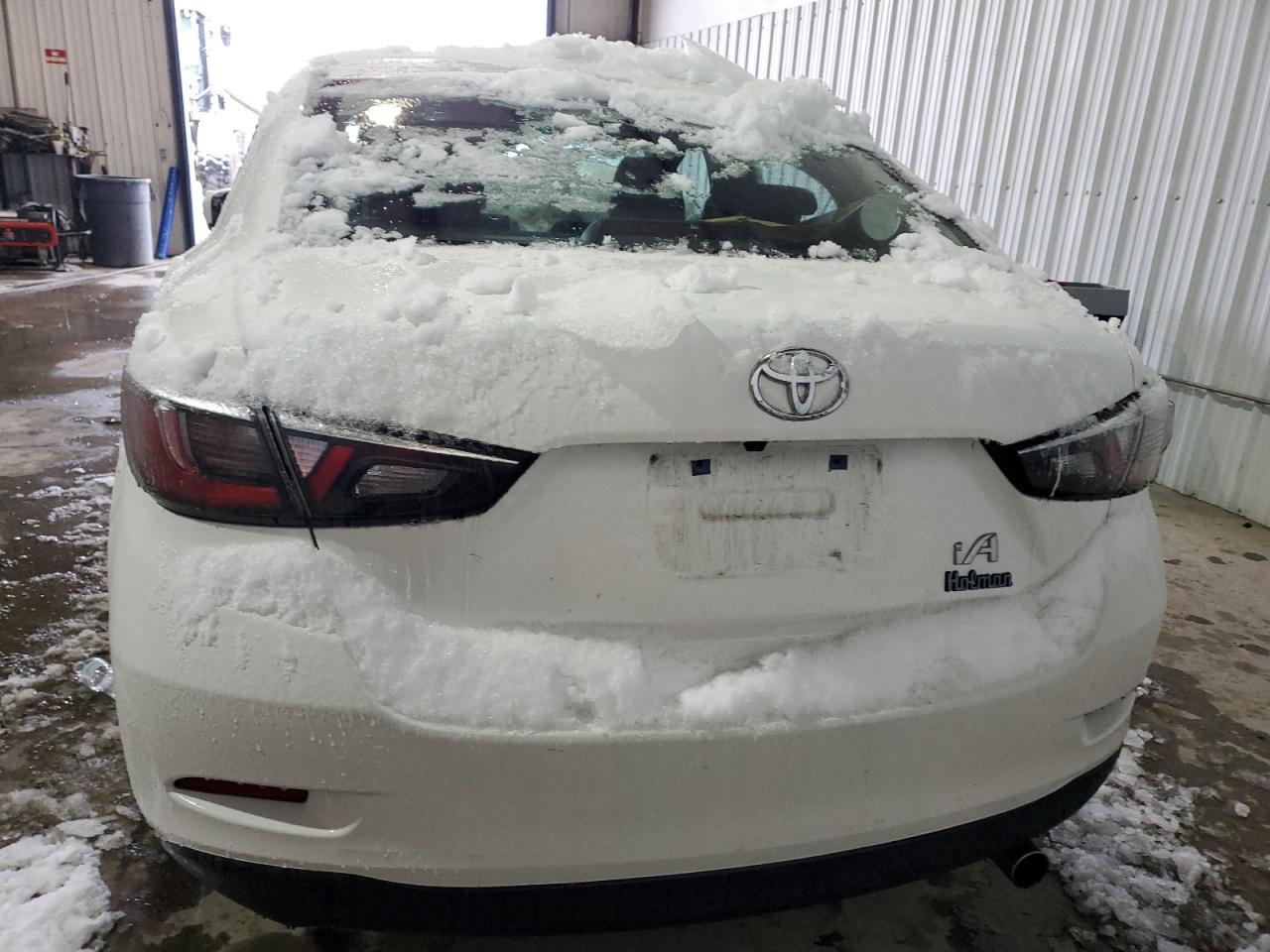 2017 TOYOTA YARIS IA - Image 6