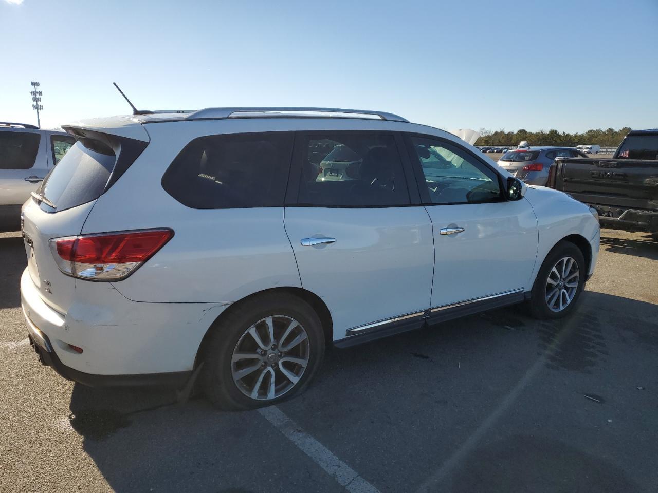 2013 NISSAN PATHFINDER - Фото 3