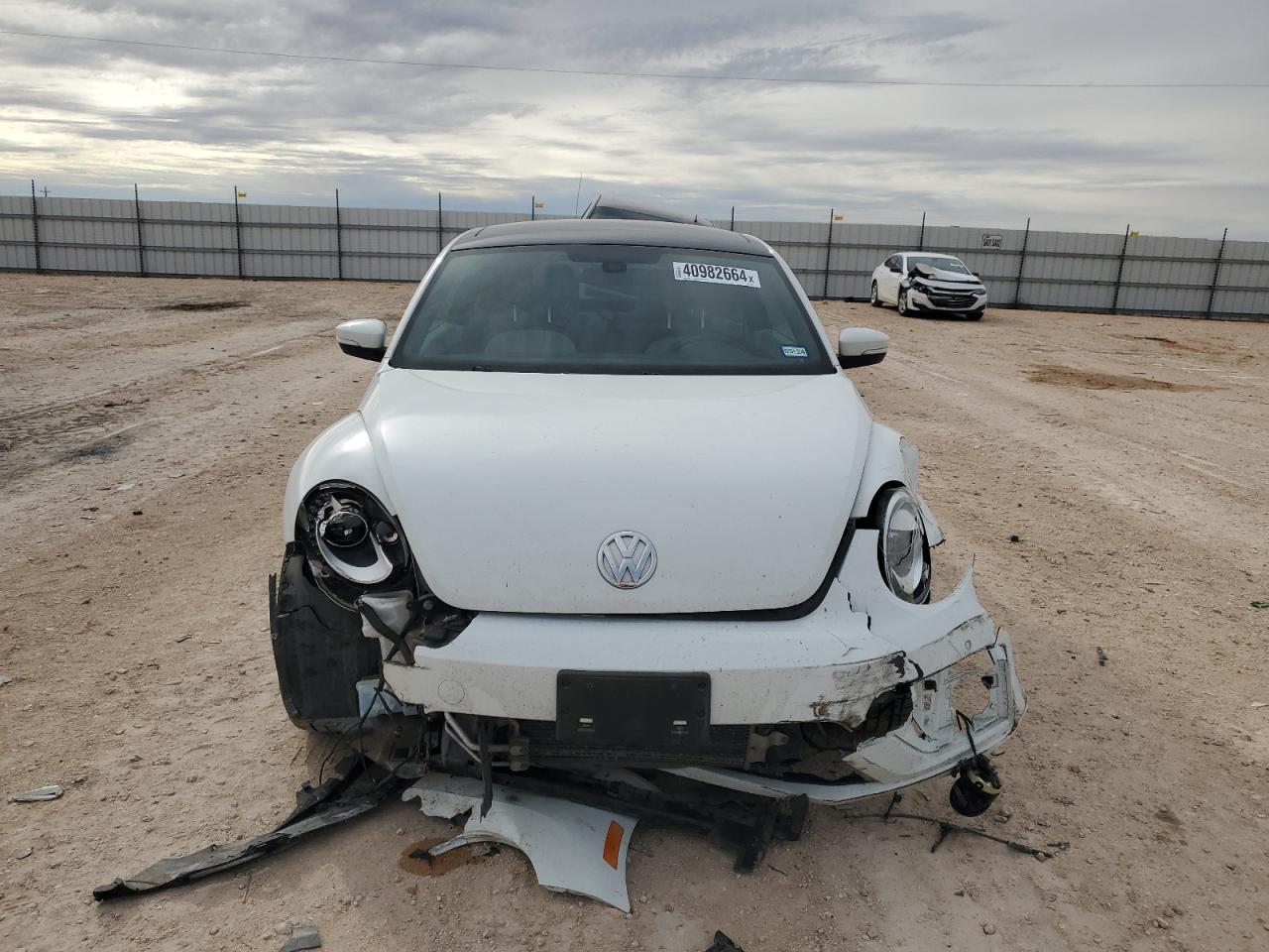 2019 VOLKSWAGEN BEETLE SE - Фото 5