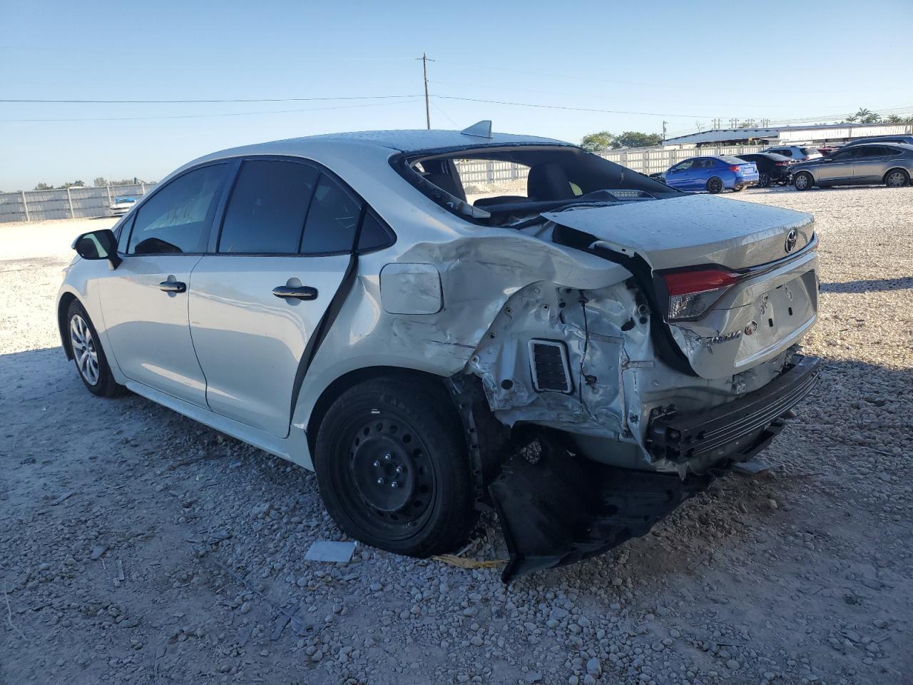 2021 TOYOTA COROLLA LE - Фото 2