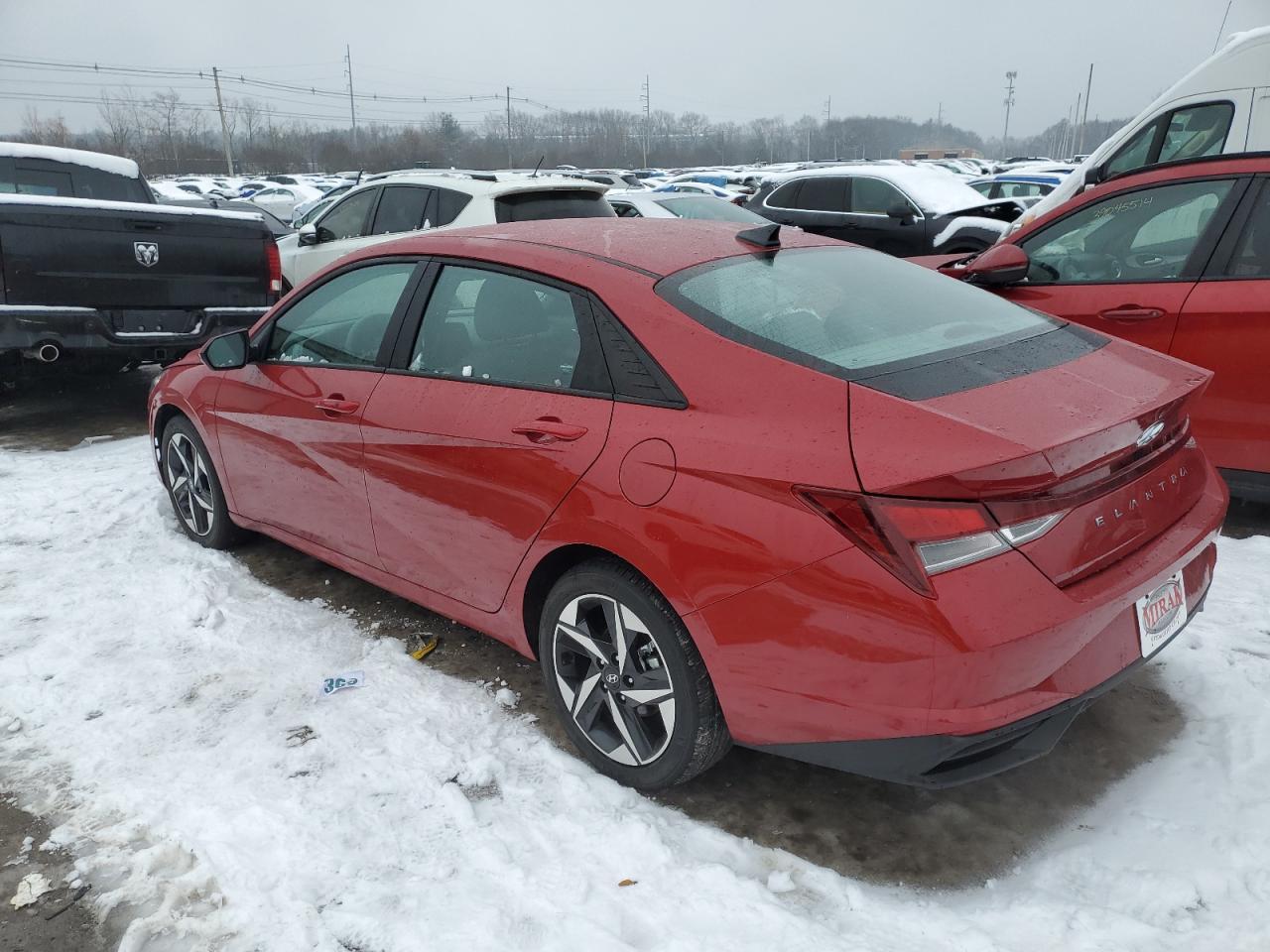 2023 HYUNDAI ELANTRA SE - Фото 2