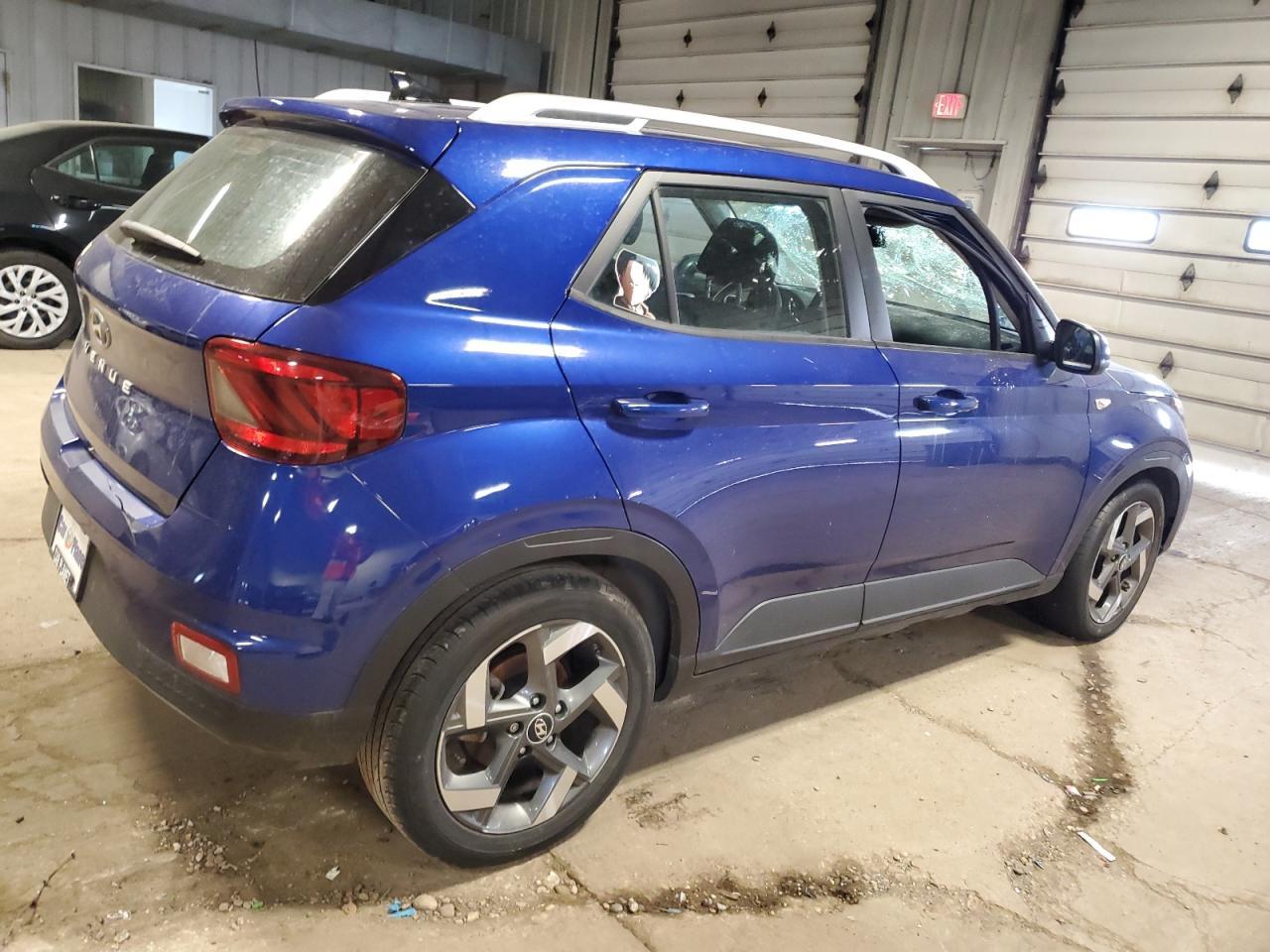 2022 HYUNDAI VENUE SEL - Фото 3