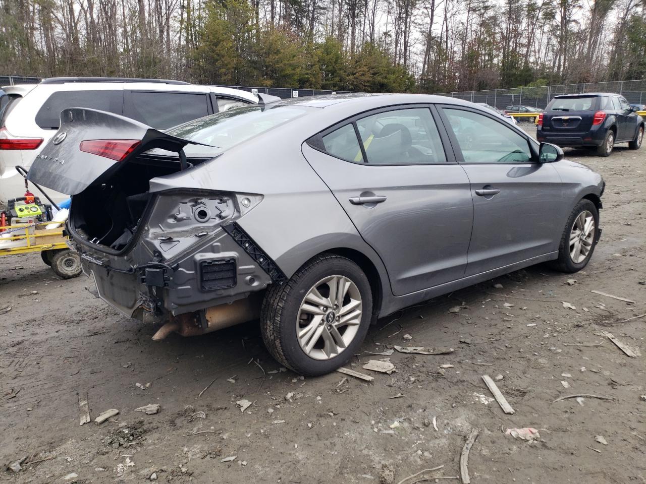 2019 HYUNDAI ELANTRA SE - Фото 3