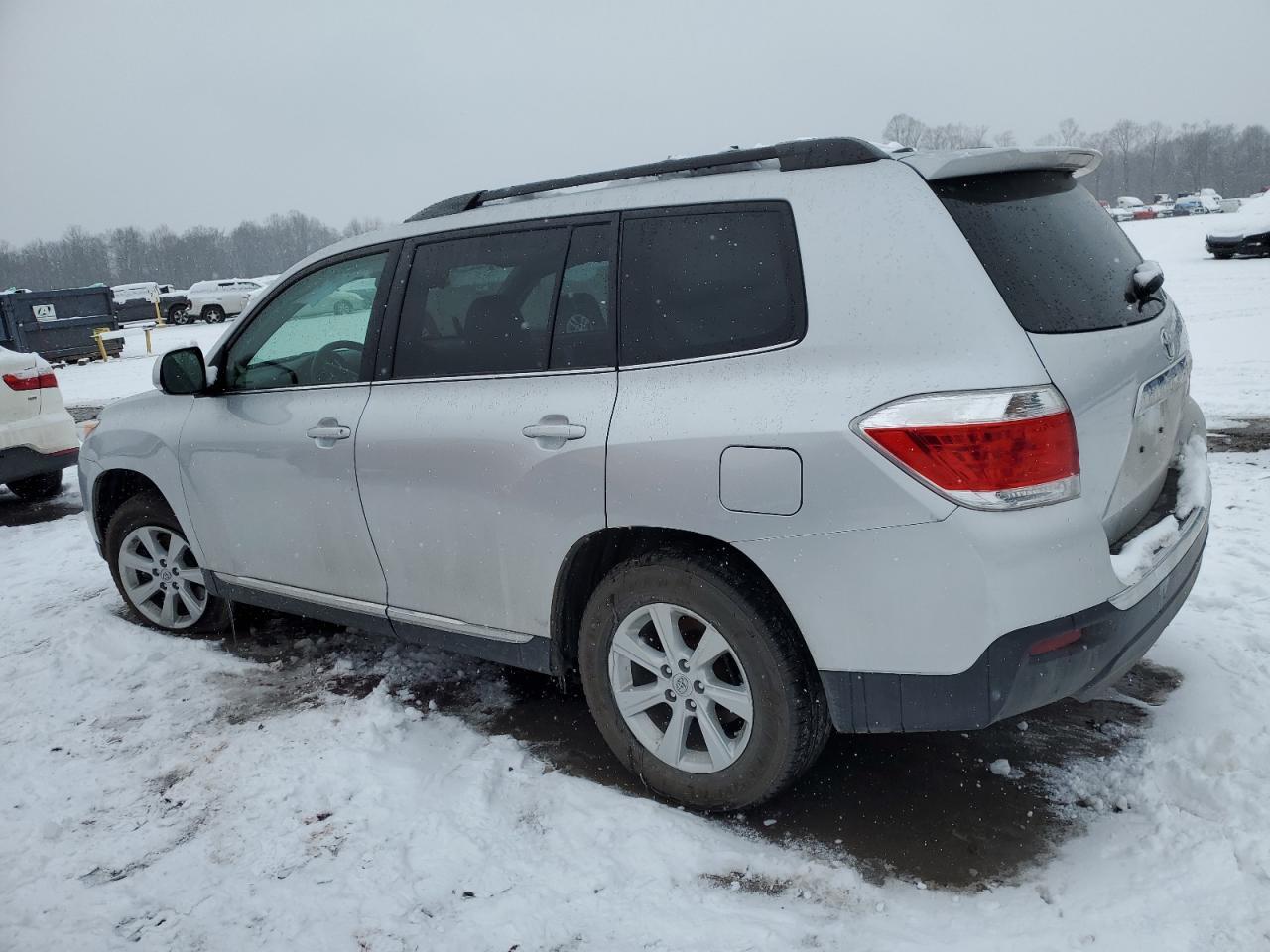 2012 TOYOTA HIGHLANDER - Image 2