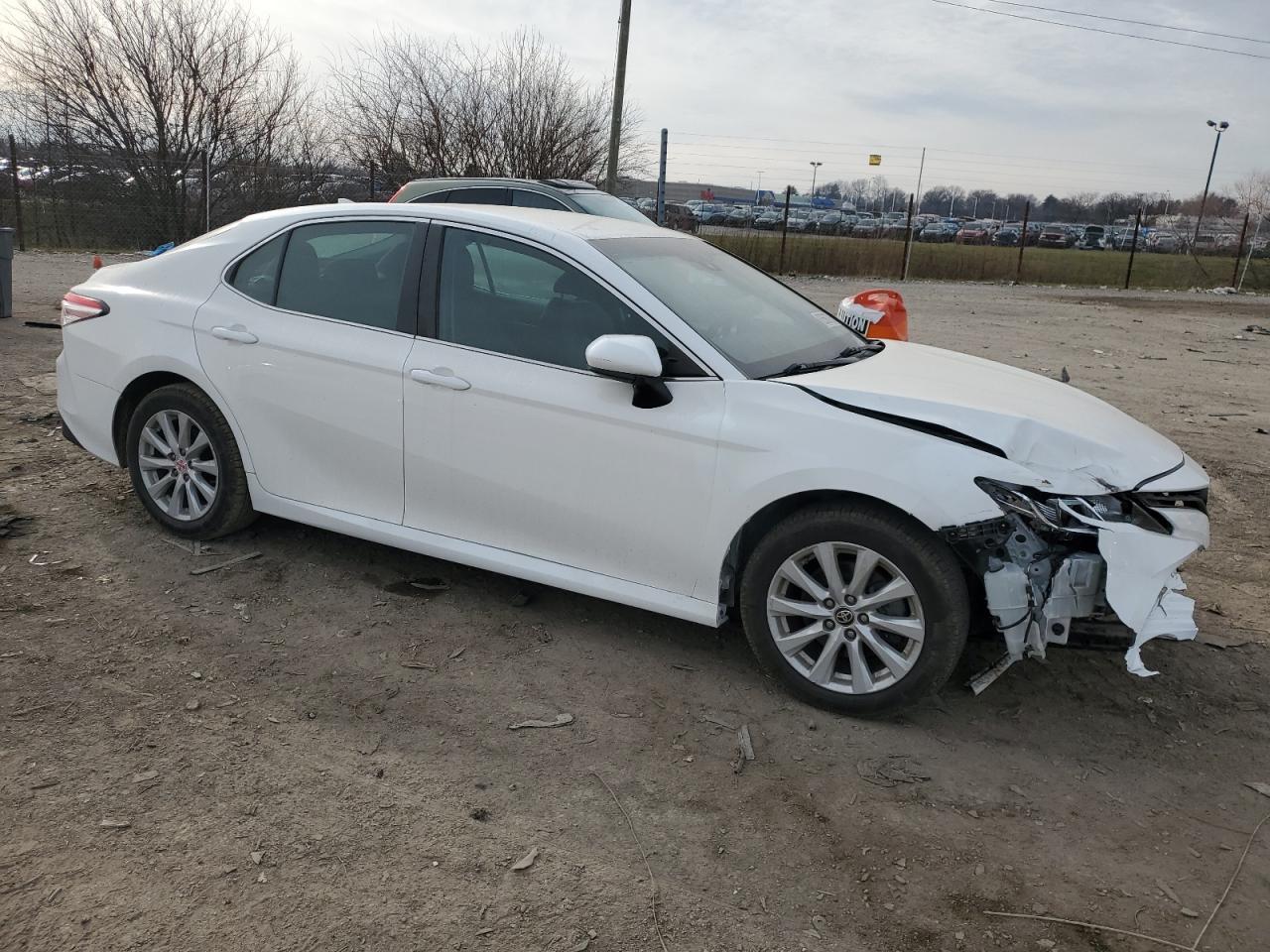 2020 TOYOTA CAMRY LE - Фото 4