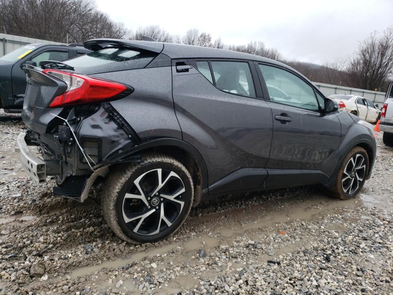 2018 TOYOTA C-HR XLE - Image 3