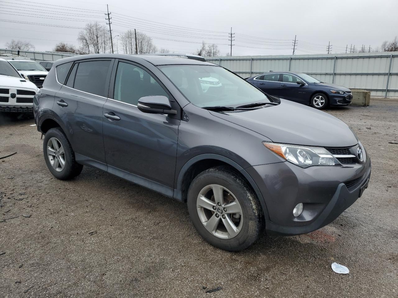 2015 TOYOTA RAV4 XLE - Image 4