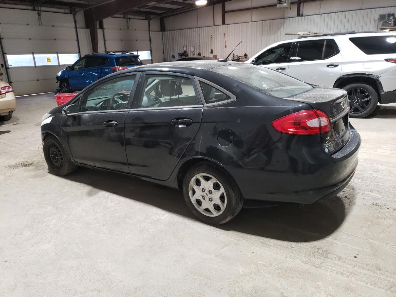 2013 FORD FIESTA SE - Image 2