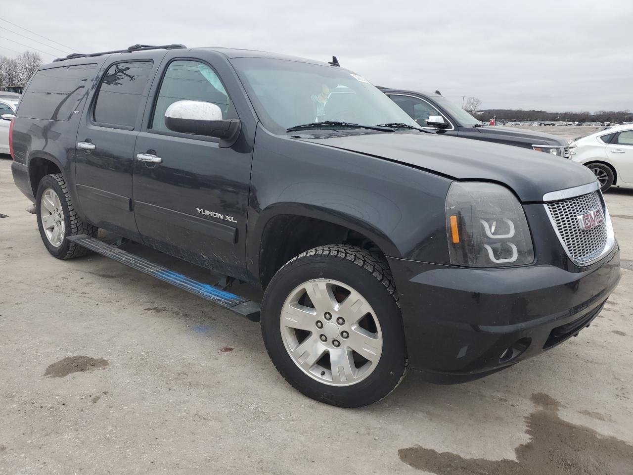 2012 GMC YUKON XL K - Image 4