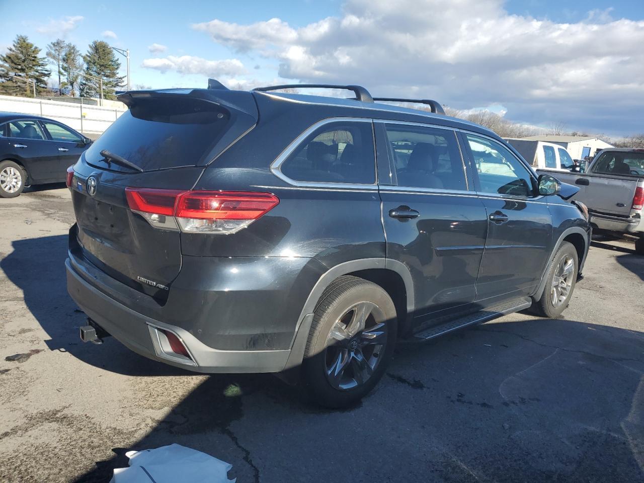 2018 TOYOTA HIGHLANDER - Фото 3