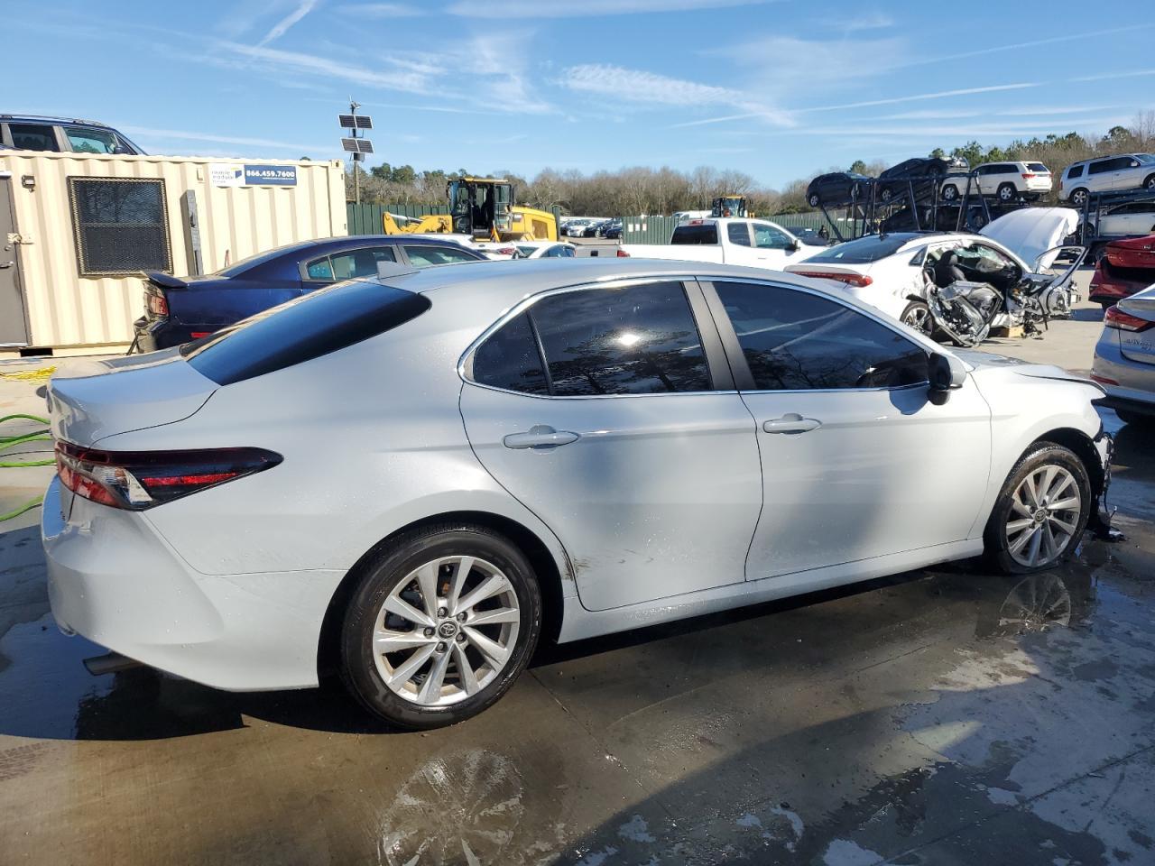 2023 TOYOTA CAMRY LE - Фото 3