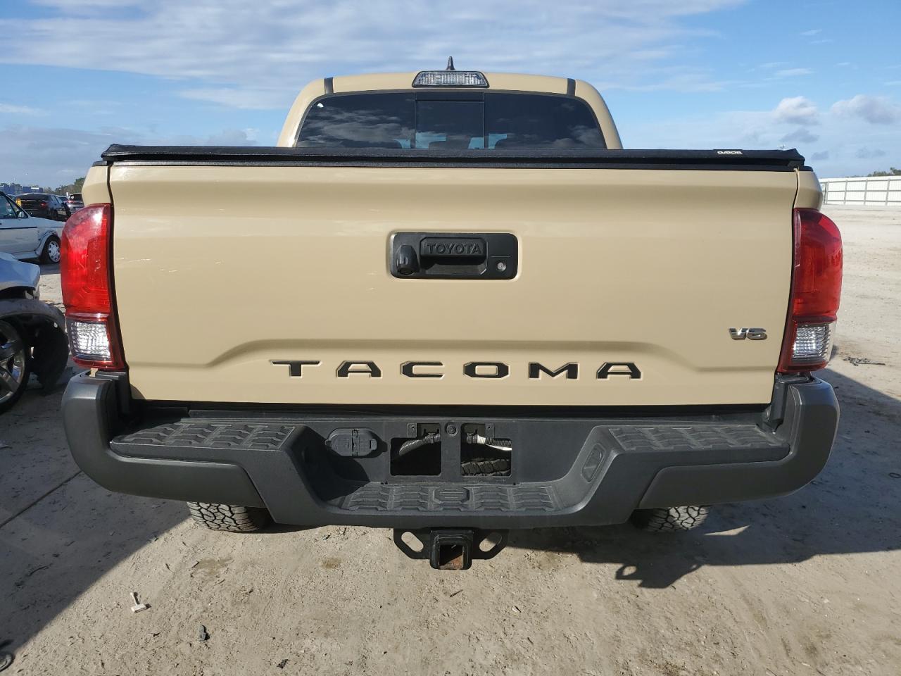 2018 TOYOTA TACOMA DOU - Фото 6