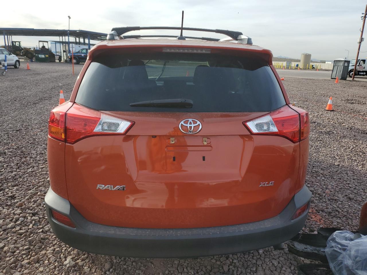 2015 TOYOTA RAV4 XLE - Фото 6