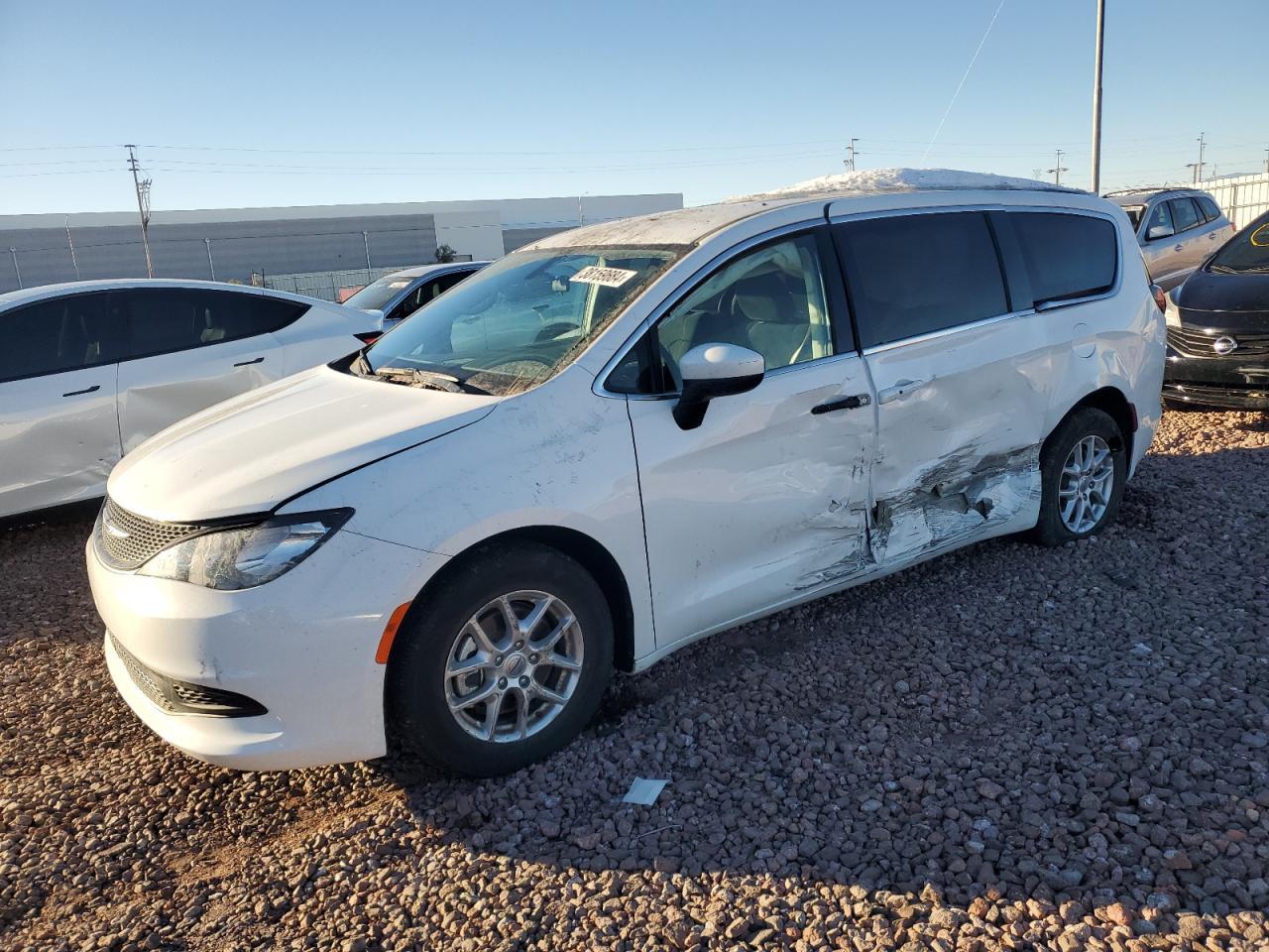 2022 CHRYSLER VOYAGER LX