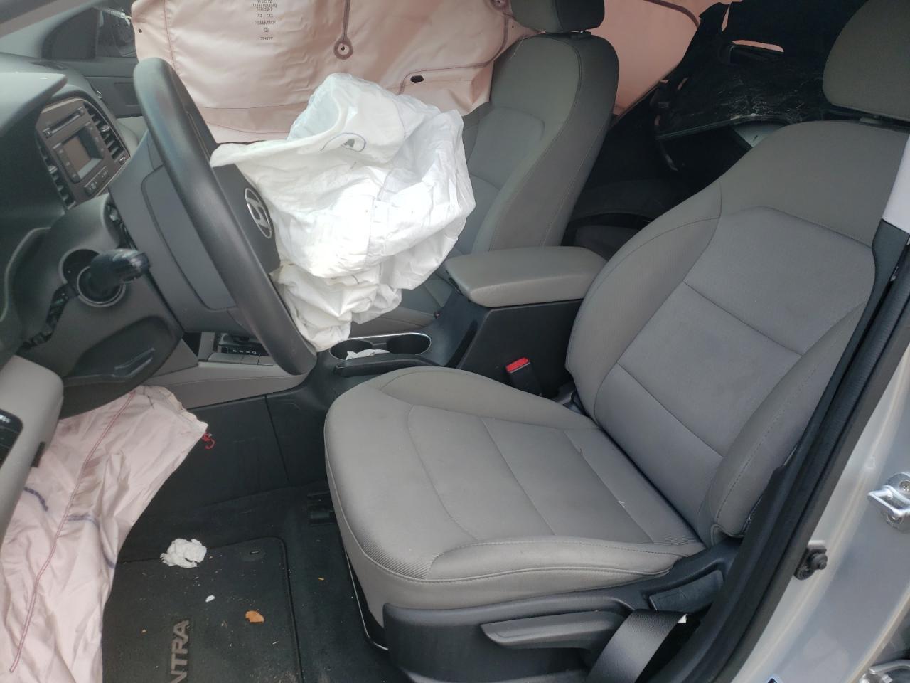 2018 HYUNDAI ELANTRA SE - Фото 7