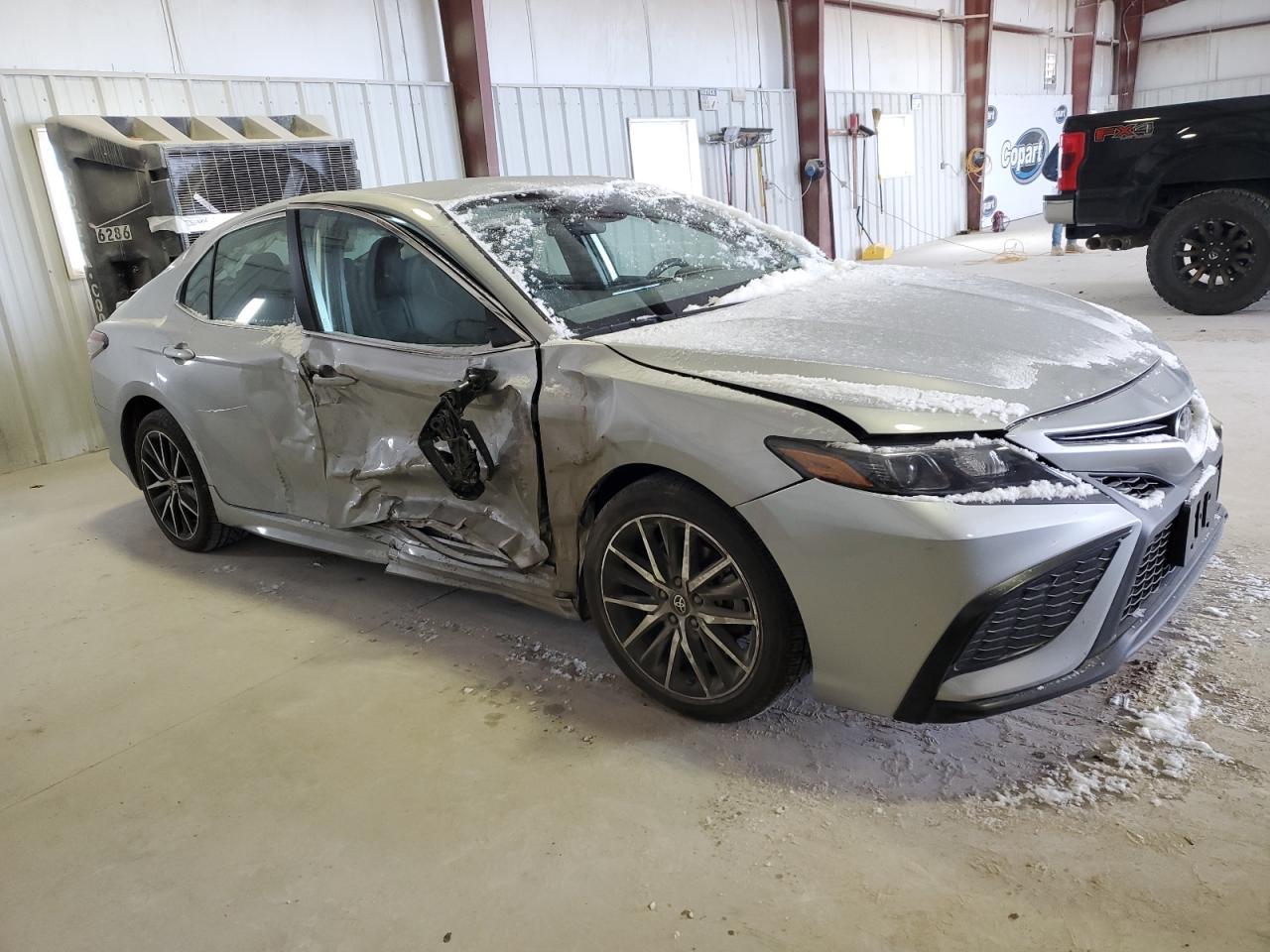 2021 TOYOTA CAMRY SE - Фото 4