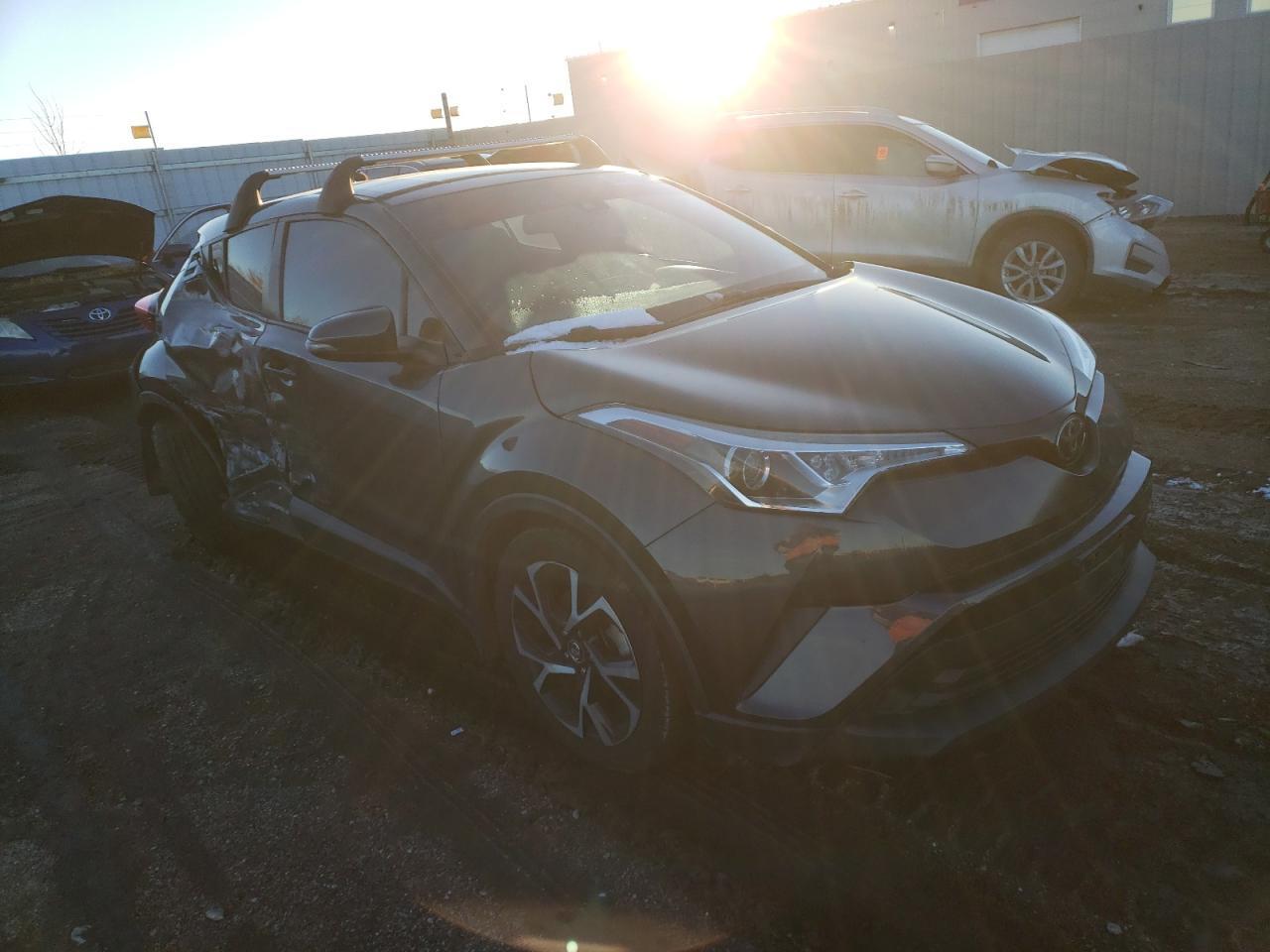 2018 TOYOTA C-HR XLE - Фото 4