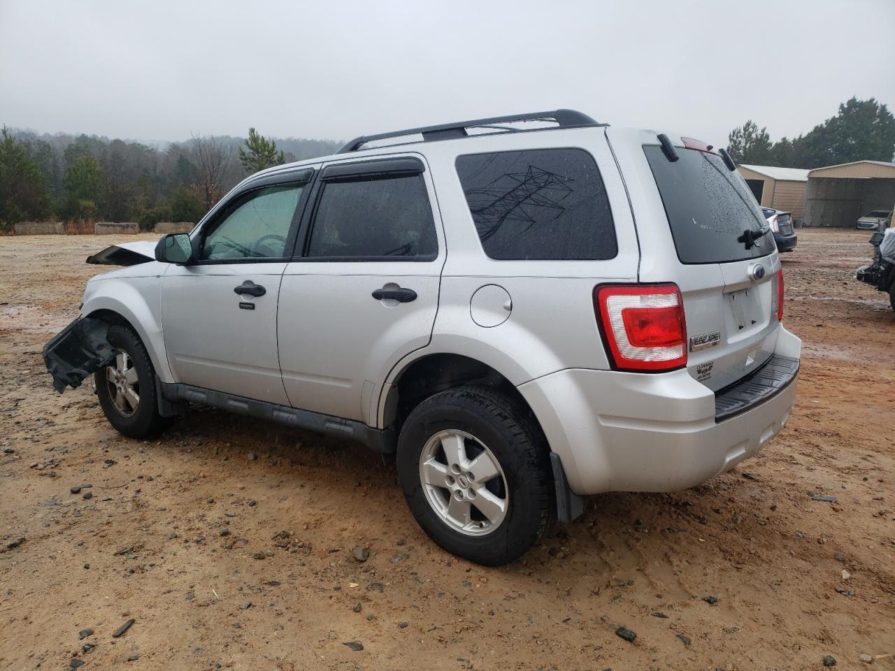 2010 FORD ESCAPE XLT - Image 2