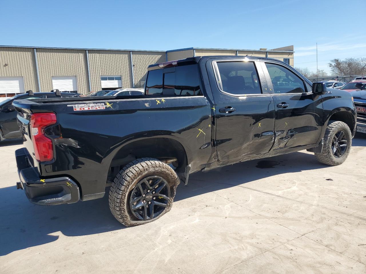 2023 CHEVROLET SILVERADO - Фото 3