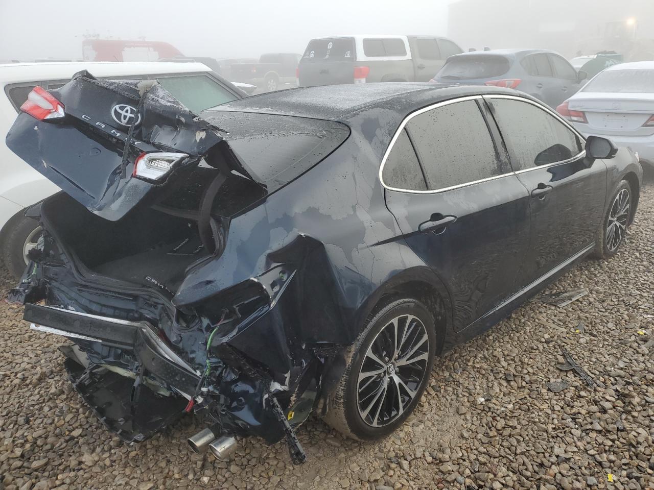 2018 TOYOTA CAMRY L - Фото 3
