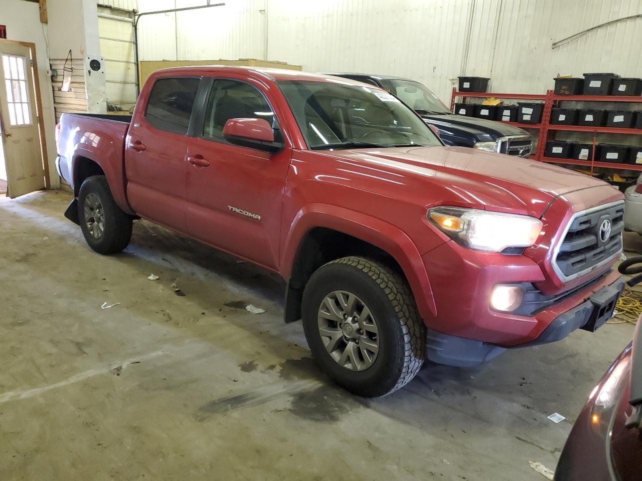 2017 TOYOTA TACOMA DOU - Фото 4