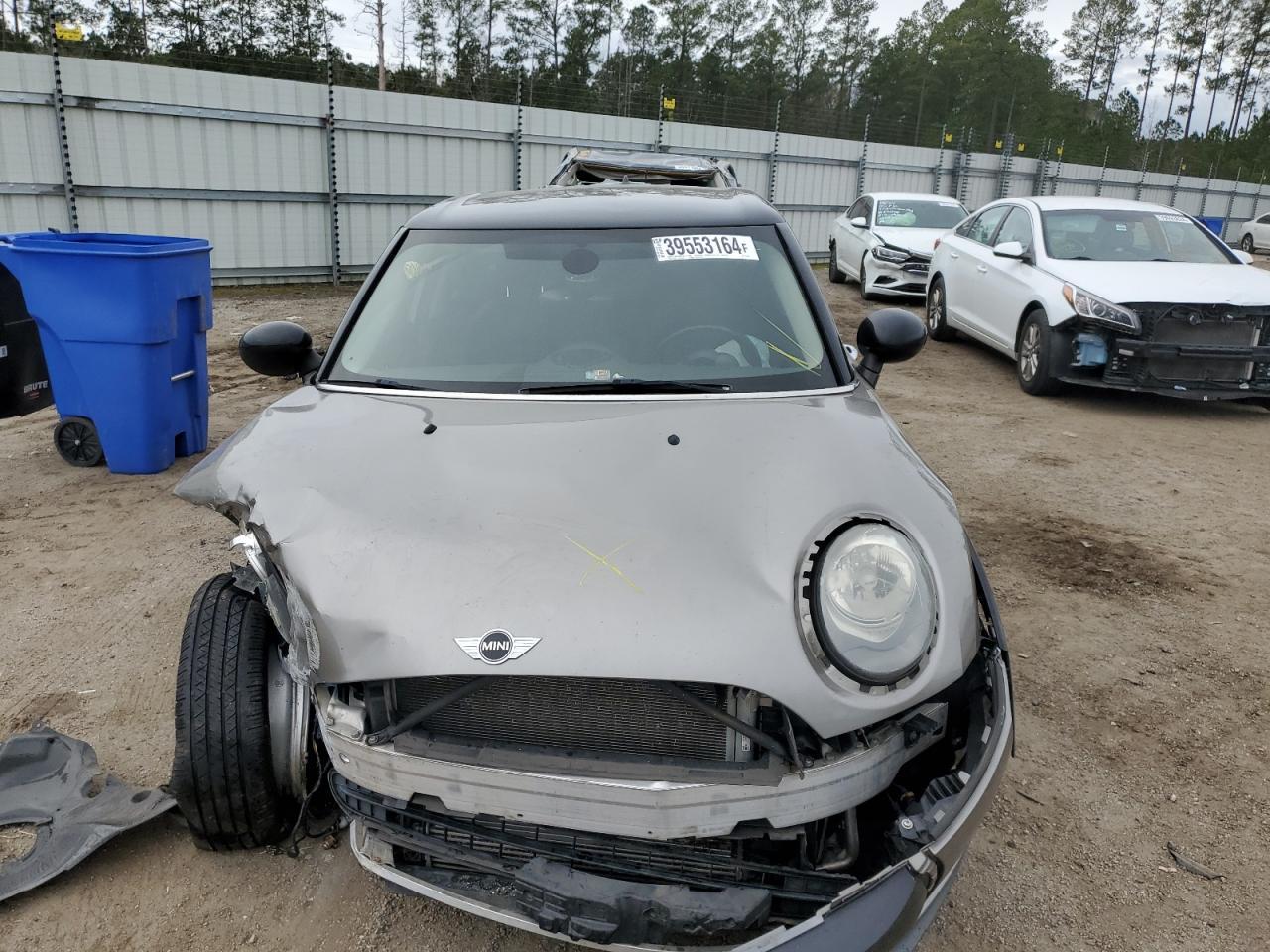 2017 MINI COOPER CLU - Image 5