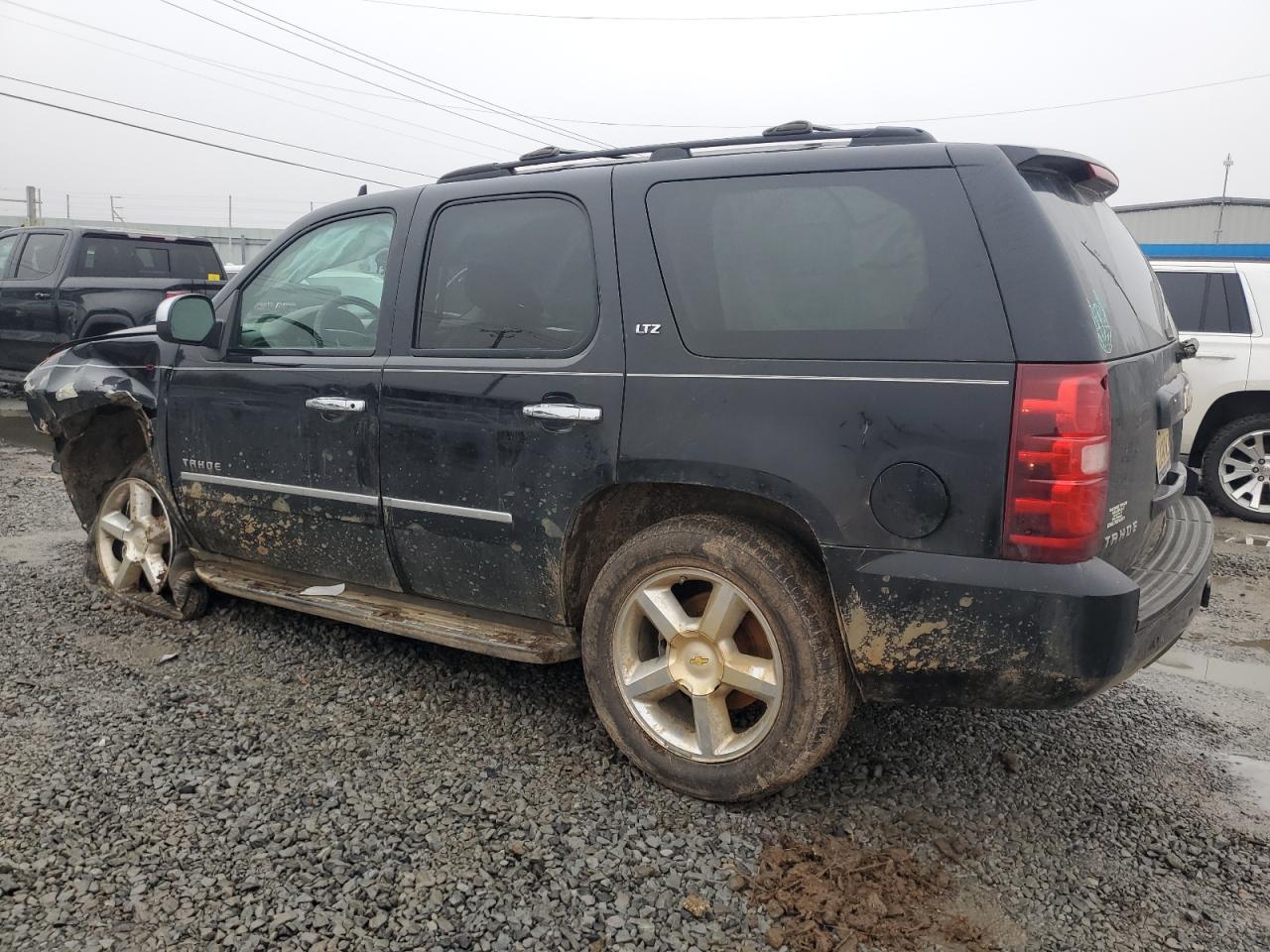2011 CHEVROLET TAHOE K150 - Фото 2