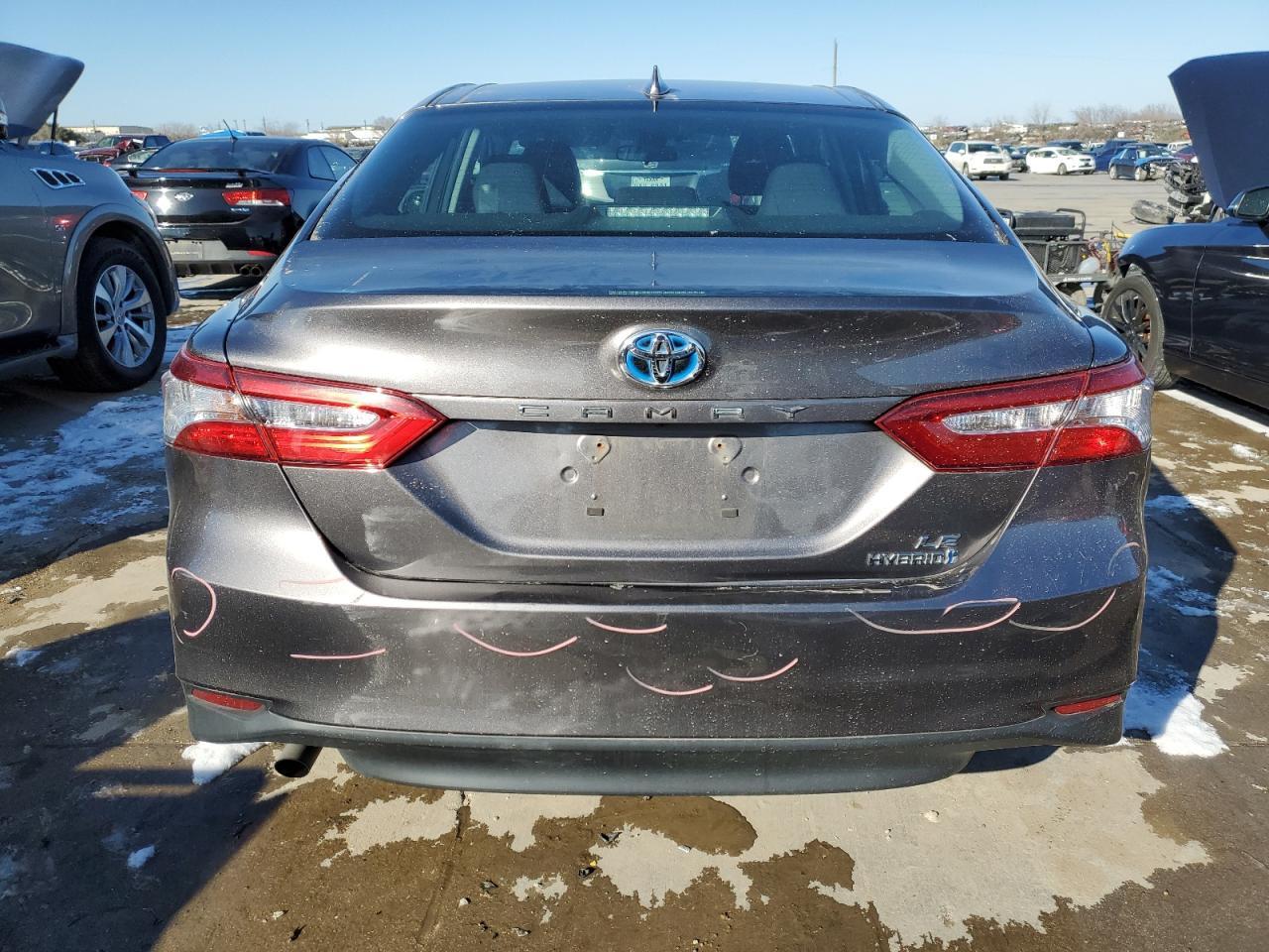 2019 TOYOTA CAMRY LE - Image 6