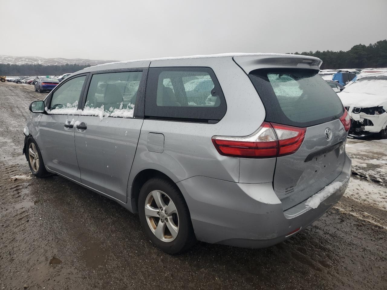 2015 TOYOTA SIENNA - Фото 2