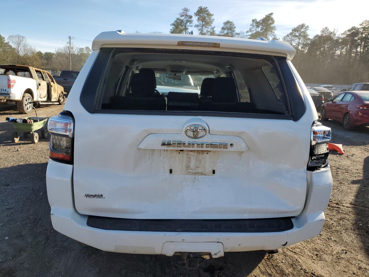 2017 TOYOTA 4RUNNER SR - Фото 6