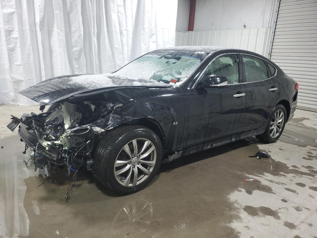 2015 INFINITI Q70 3.7