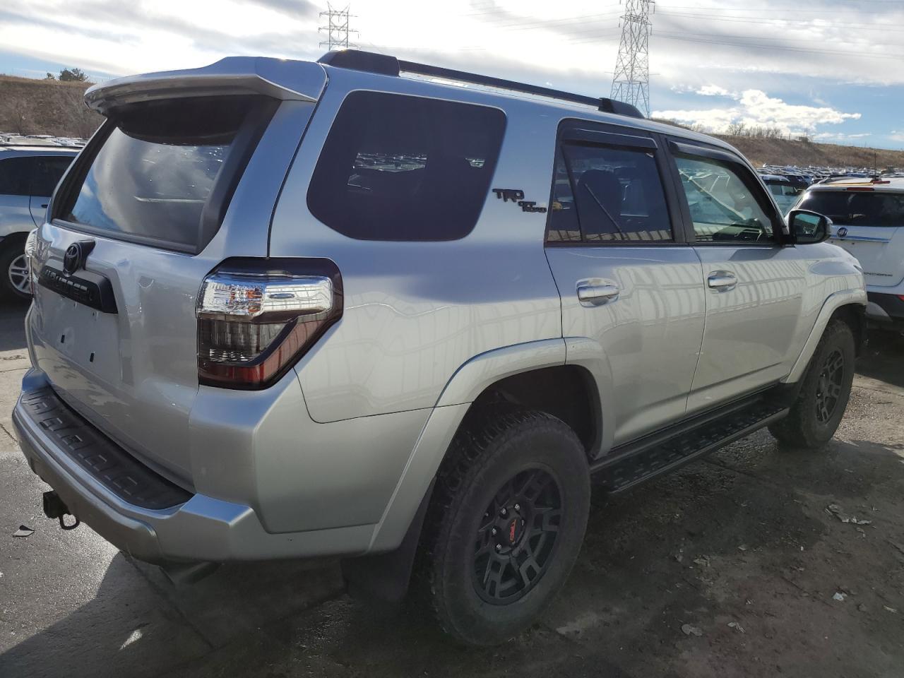 2019 TOYOTA 4RUNNER SR - Фото 3